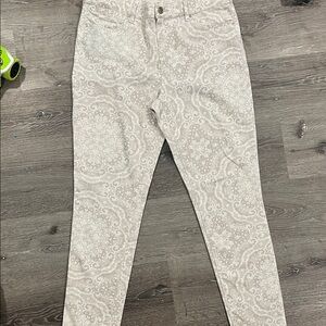 Elegant Cream Women Jeggings
